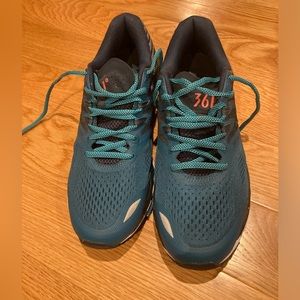Women’s 361 degrees nemesis running sneakers